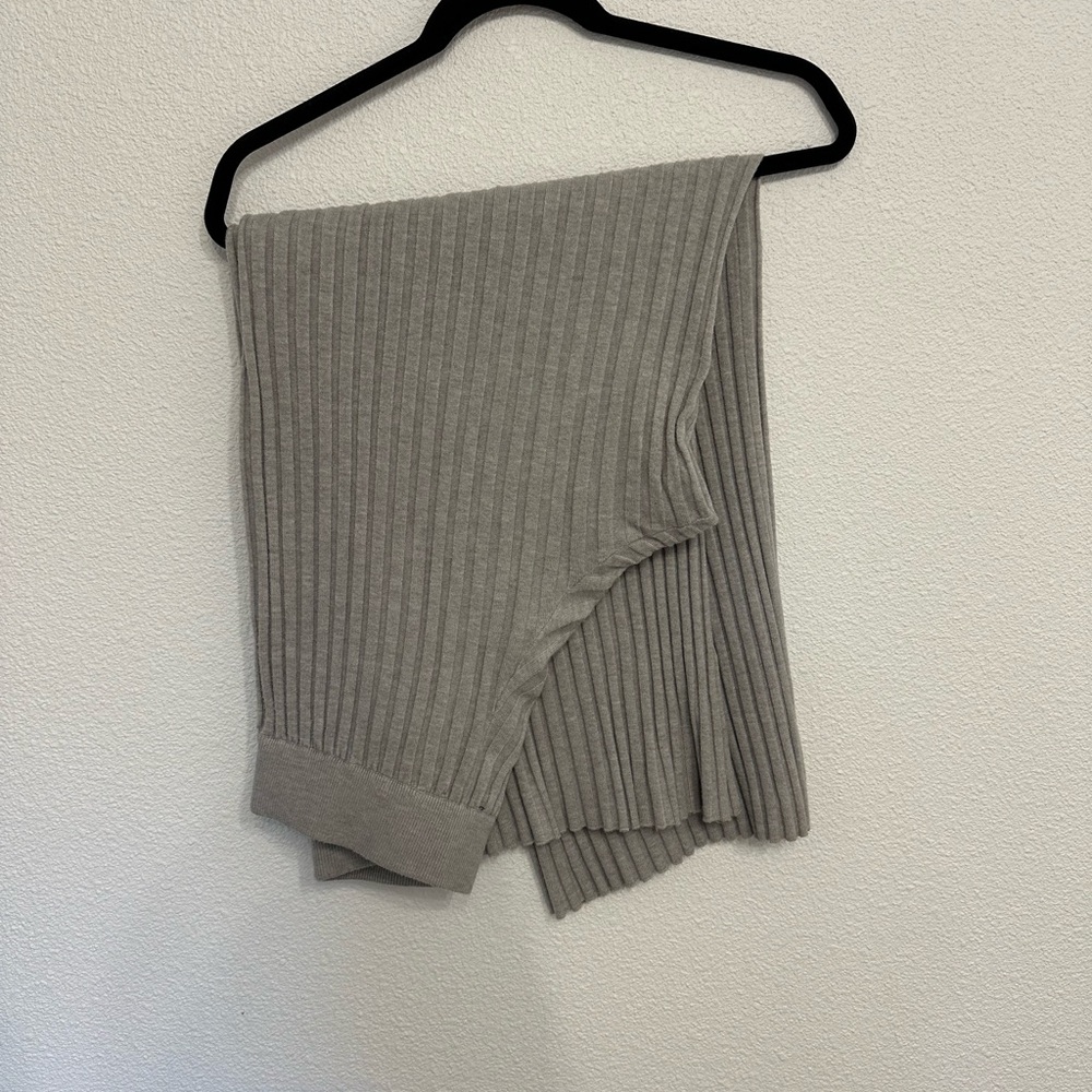 Milano Gray Ribbed Knit pants small
